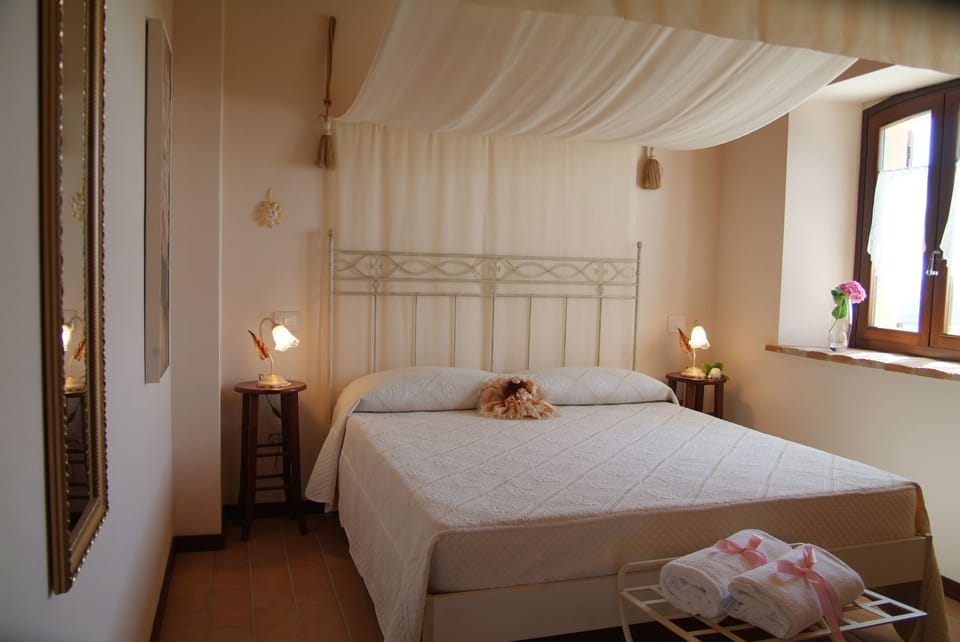 Twin Room, 2 Twin Beds | Premium bedding, desk, soundproofing, free WiFi