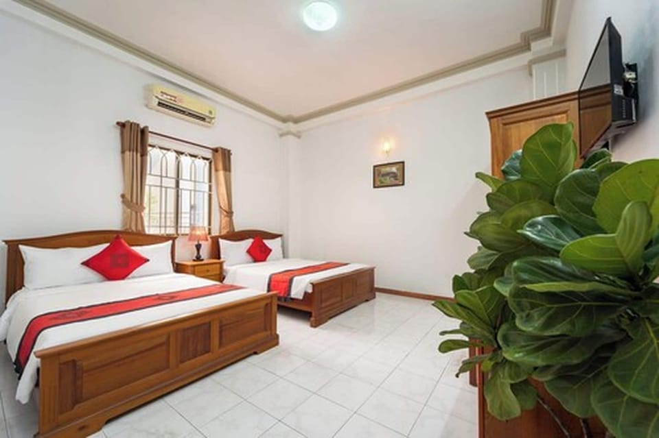 Superior Room | Premium bedding, free WiFi, bed sheets