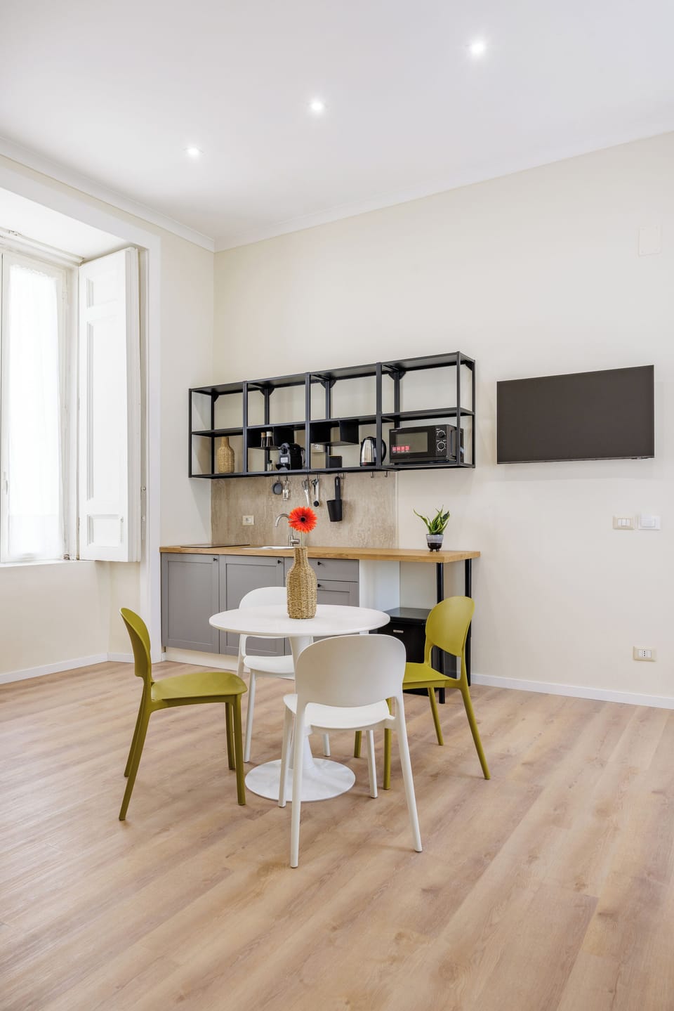 Private kitchenette