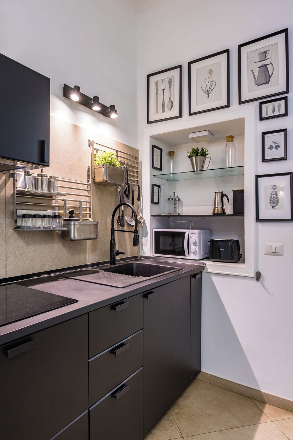 Apartment (2 Bedrooms) | Private kitchen | Oven, electric kettle