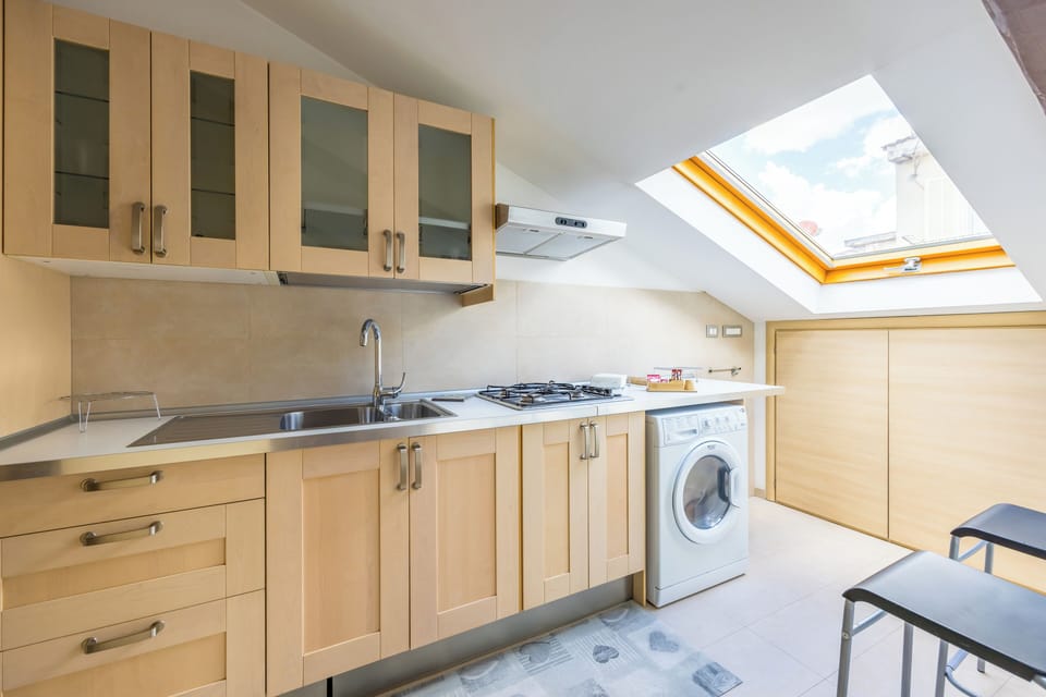 Apartment (2 Bedrooms) | Private kitchen | Microwave, electric kettle