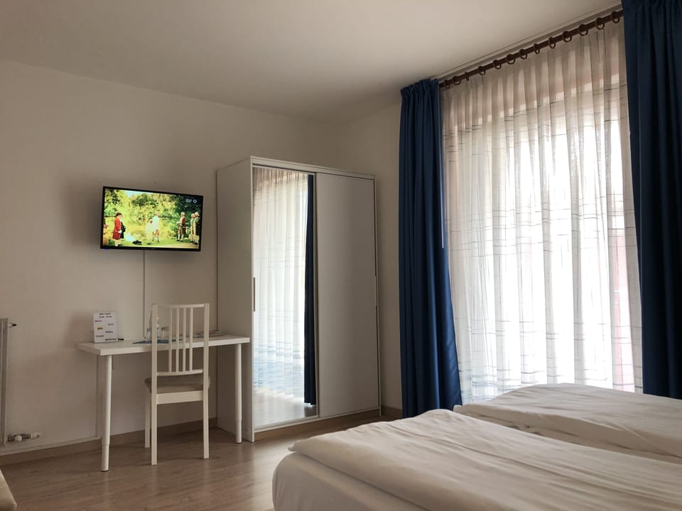 Deluxe Double Room | Premium bedding, down comforters, in-room safe, desk