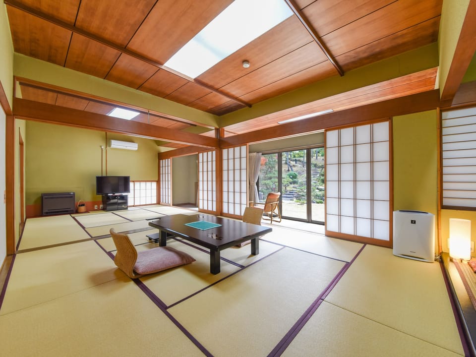 Miyabi - Garden View, Cypress Bathtub, Non Smoking | In-room dining
