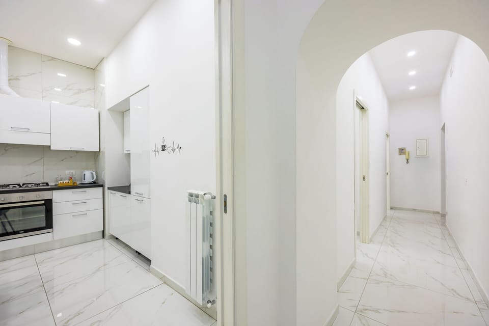 Apartment (3 Bedrooms) | Private kitchen | Oven, stovetop, espresso maker, electric kettle
