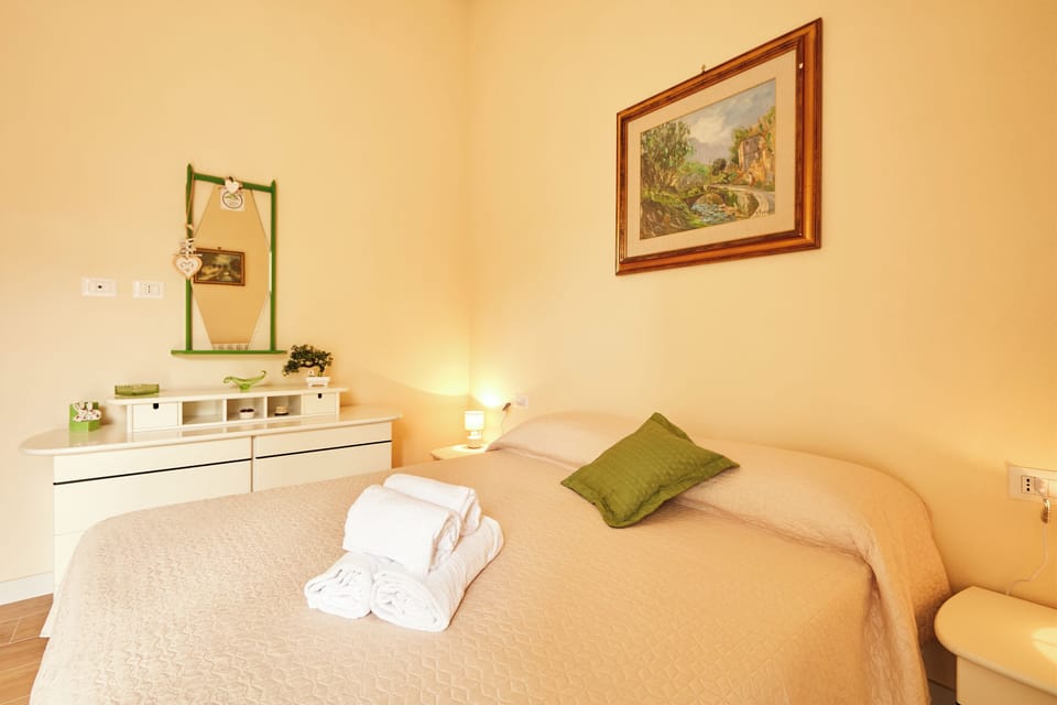Apartment (1 Bedroom) | 1 bedroom, laptop workspace