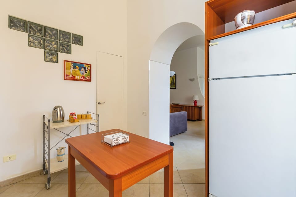 Apartment (2 Bedrooms) | Private kitchen | Oven, espresso maker