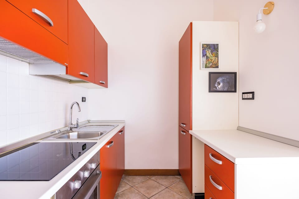 Apartment (1 Bedroom) | Private kitchen | Oven