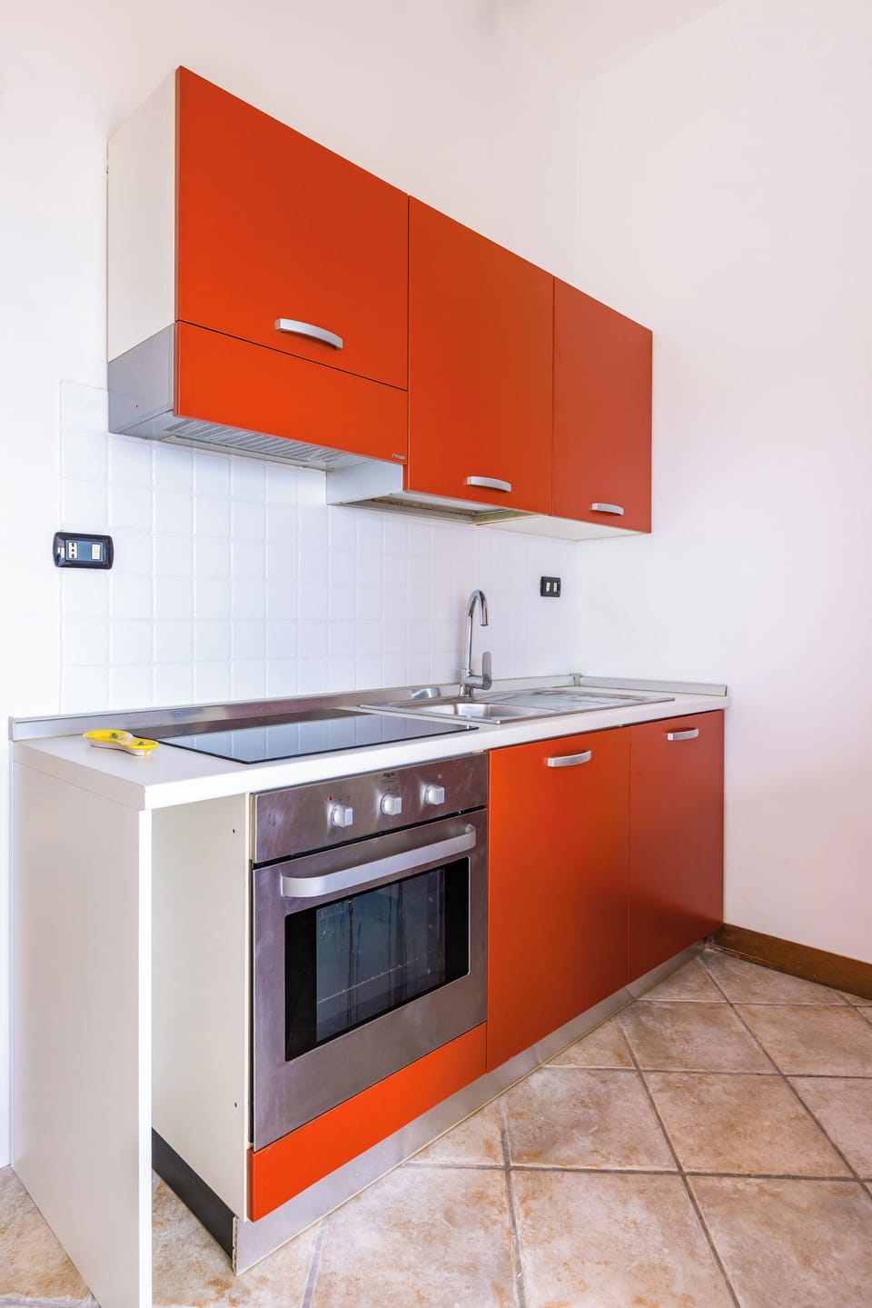 Apartment (1 Bedroom) | Private kitchen | Oven