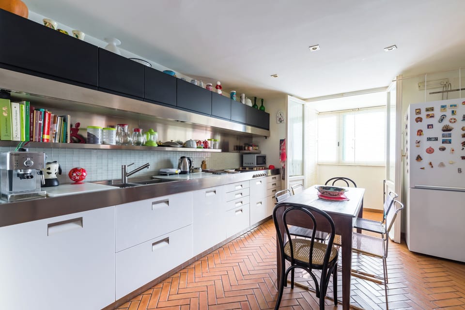 Apartment (3 Bedrooms) | Private kitchen | Microwave, oven, stovetop, dishwasher
