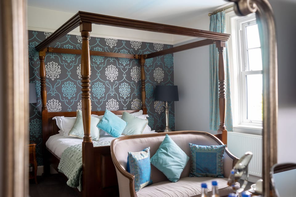Superior Double Room (Four Poster Bed) | 1 bedroom, premium bedding, iron/ironing board, free WiFi