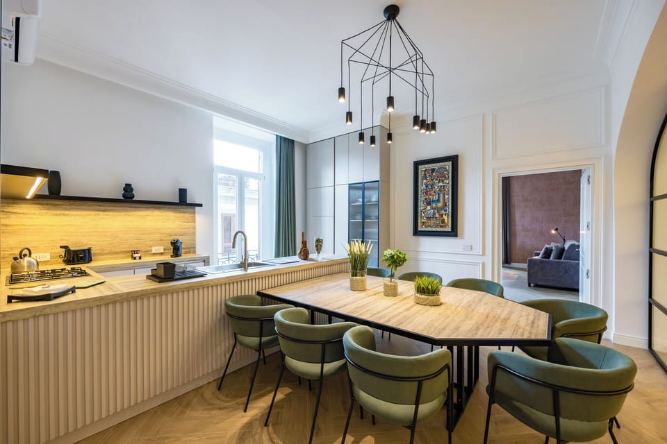 Apartment (3 Bedrooms) | Private kitchen | Oven, espresso maker, electric kettle