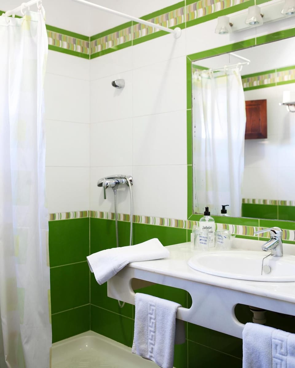 Free toiletries, bidet, towels
