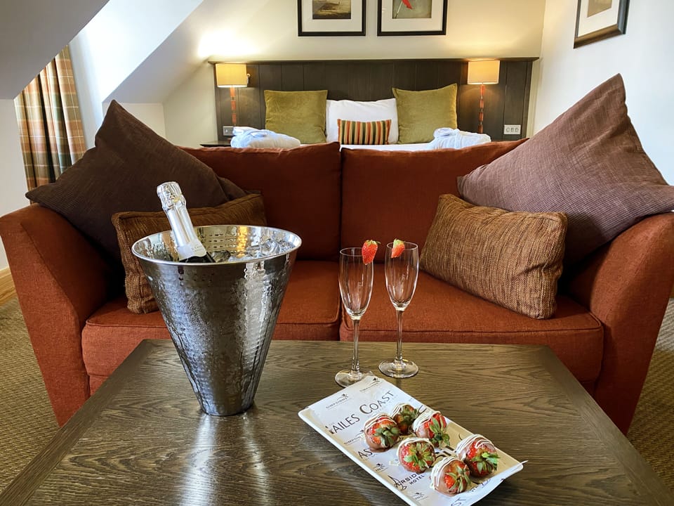 Junior Room | In-room dining