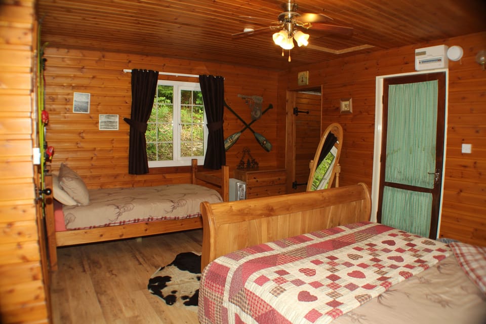 Cabin, 1 Bedroom, Private Bathroom, Annex Building | Soundproofing, free WiFi, bed sheets