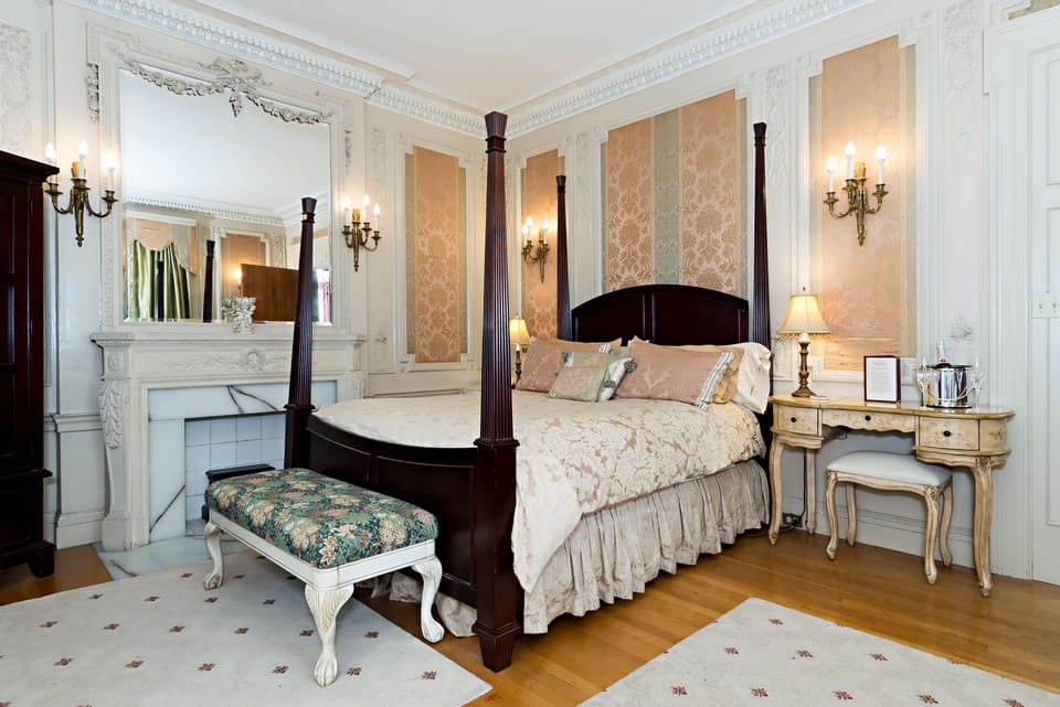 Individually decorated, iron/ironing board, free WiFi, bed sheets