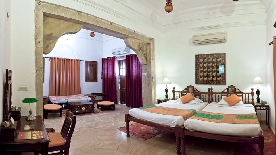 Heritage Royal | Minibar, desk, free WiFi, bed sheets