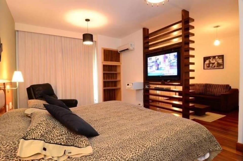 Minibar, in-room safe, individually decorated, individually furnished