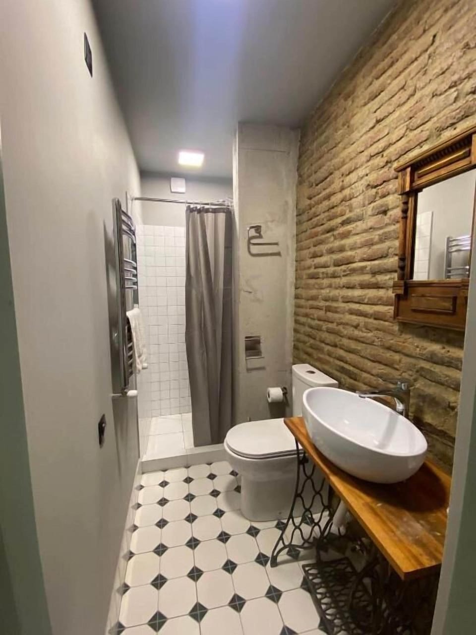 Double Room, Garden View | Bathroom | Shower, free toiletries, slippers, towels