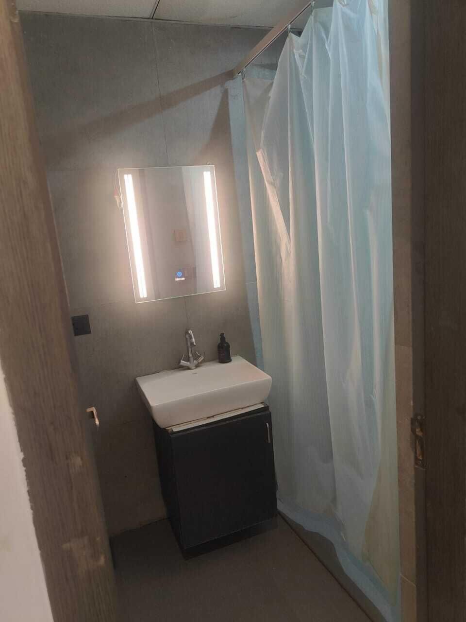 Luxury Room | Bathroom | Shower, free toiletries, bidet, towels