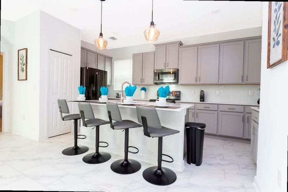 House | 5 bedrooms, high-speed internet