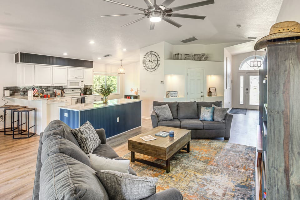 House (3 Bedrooms) | Interior