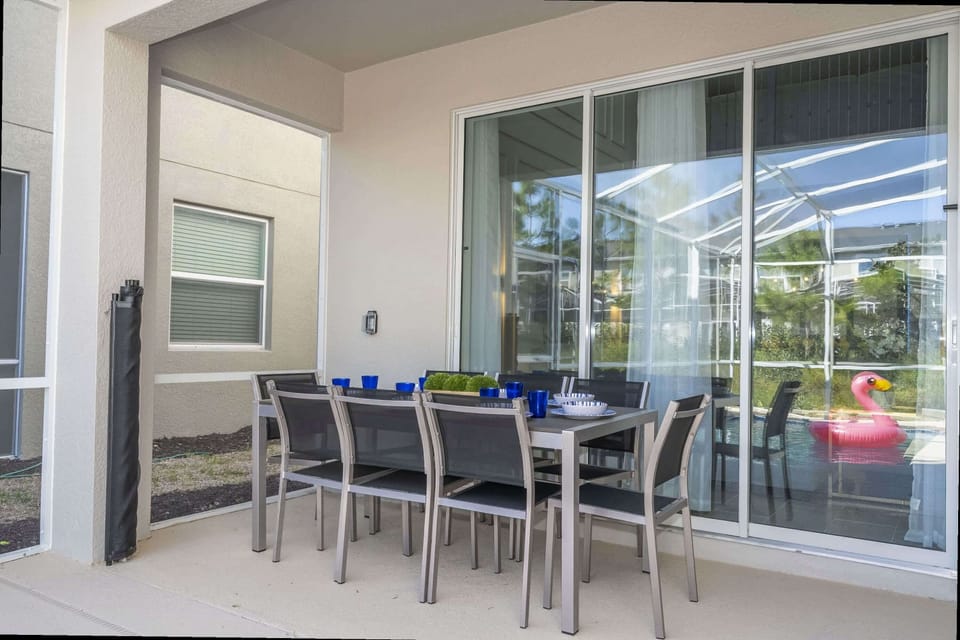 House | 5 bedrooms, desk, high-speed internet