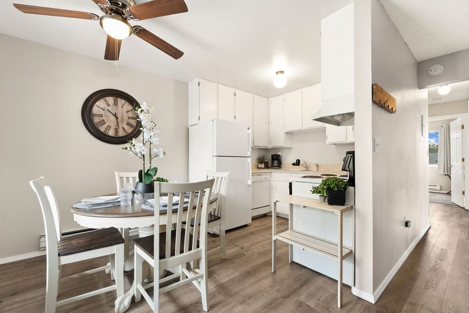 Apartment, Multiple Beds, Patio (Campus West Nest) | Private kitchen | Fridge, microwave, oven, stovetop