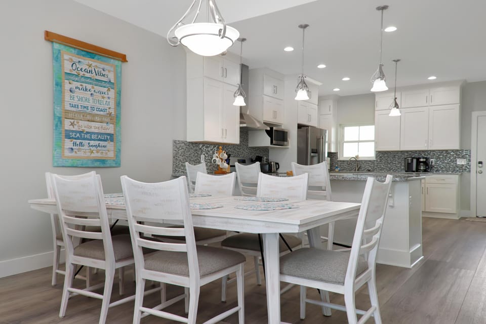 House, Multiple Beds (Georgia Blue) | Dining