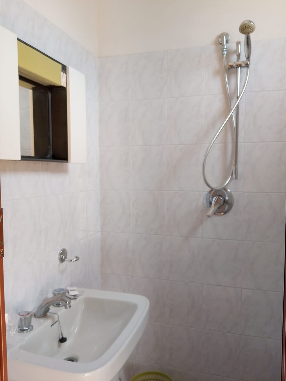 Basic Single Room, 1 Twin Bed | Bathroom | Towels, soap, shampoo, toilet paper