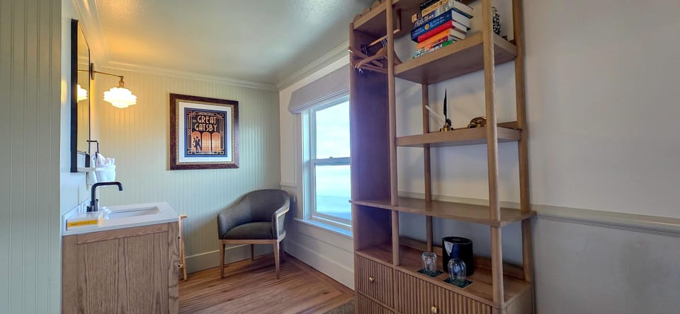 Drama - Oceanview Queen | Egyptian cotton sheets, premium bedding, individually decorated