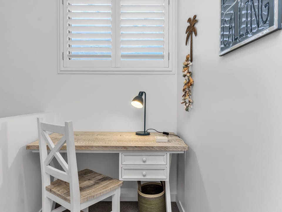 House | Iron/ironing board, WiFi (free)