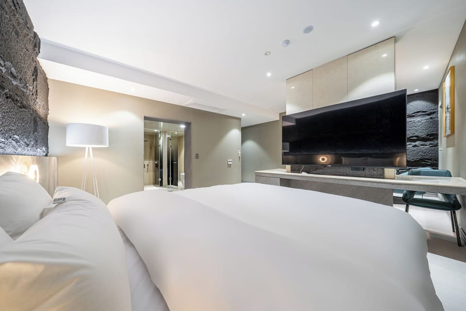 Deluxe Double Room | Free WiFi