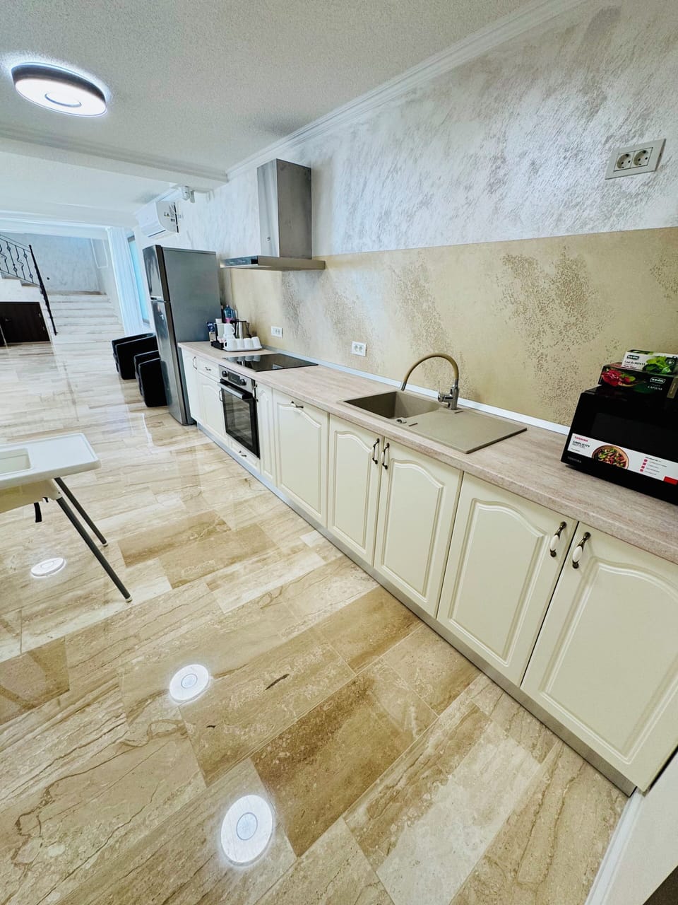 Deluxe Villa, Balcony, Garden View | Private kitchen | Full-size fridge, electric kettle