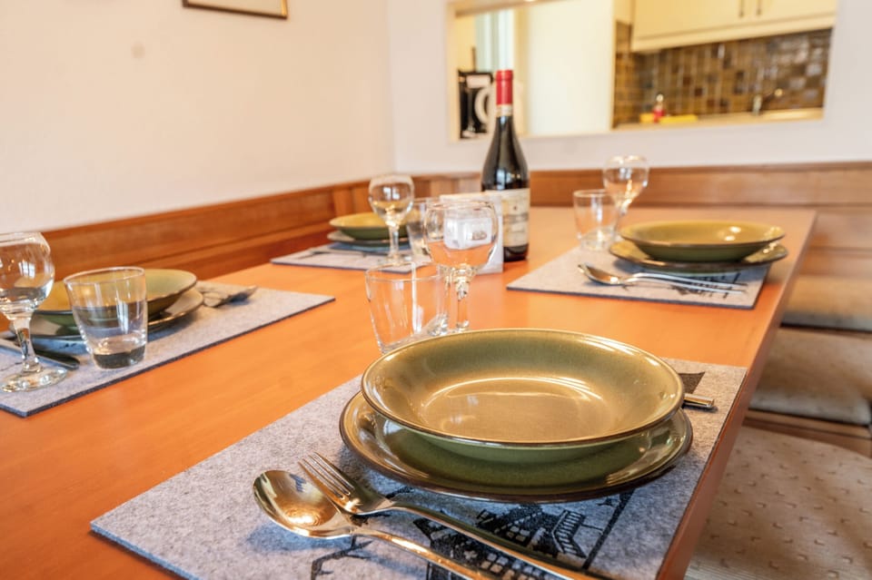 Apartment, Mountain View | In-room dining