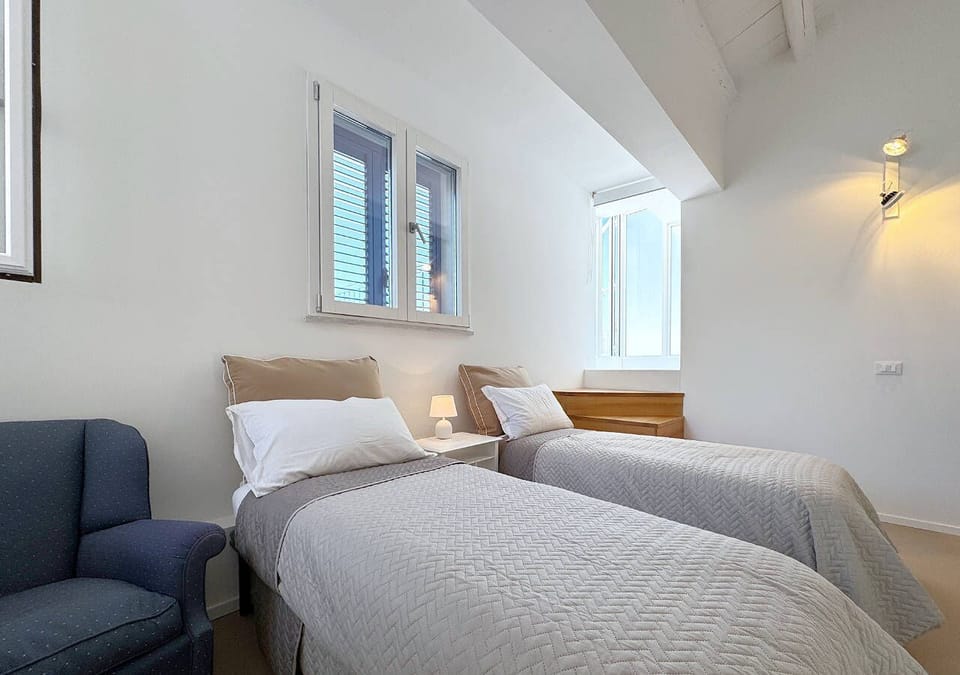 Luxury Villa, Sea View | Iron/ironing board, free WiFi, bed sheets