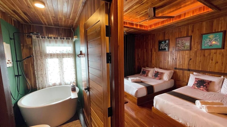 Quadruple Room, River View | Bathroom | Separate tub and shower, towels