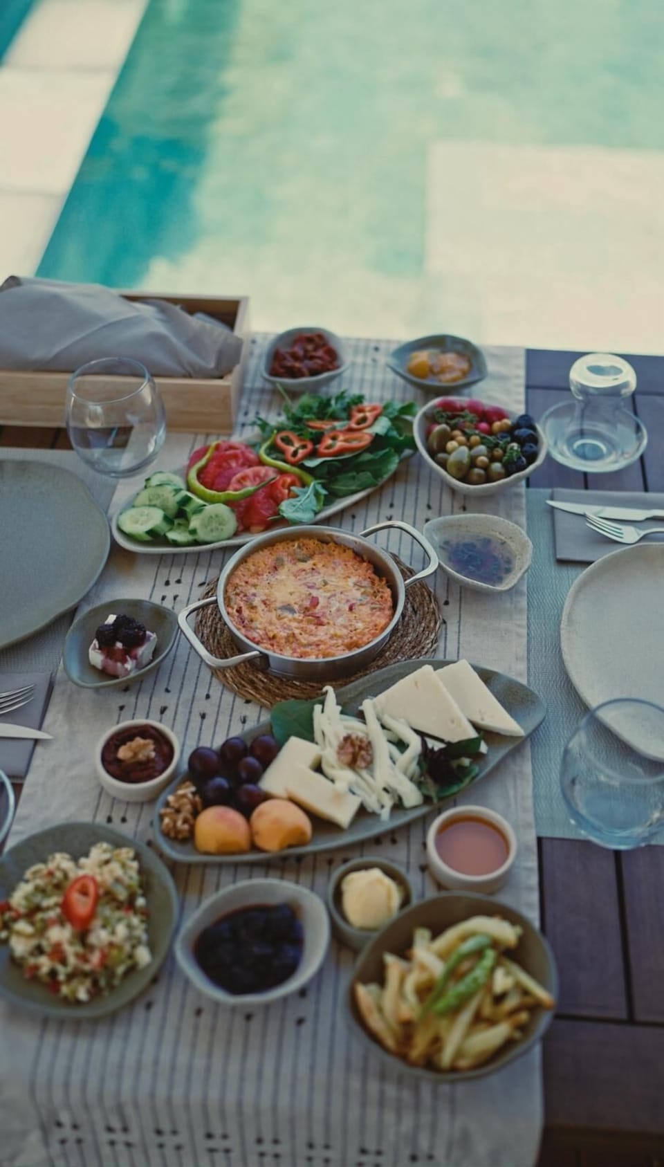 Free daily local cuisine breakfast