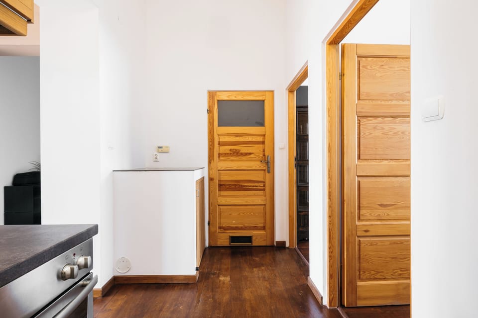 Apartment | Living area | 30-inch Smart TV with cable channels