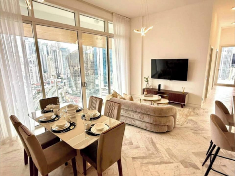 Apartment, 3 Bedrooms, Accessible, Smoking | Dining room