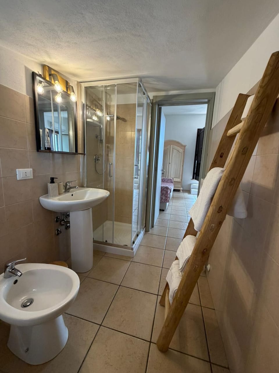 Hair dryer, bidet