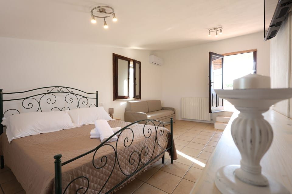 Comfort Double Room, Garden View | WiFi (free), bed sheets