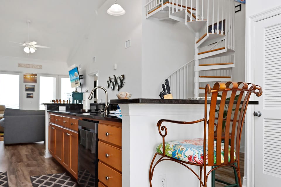 Condo, Multiple Beds (Tranquil Harbor 311 - Sea Forever) | Interior