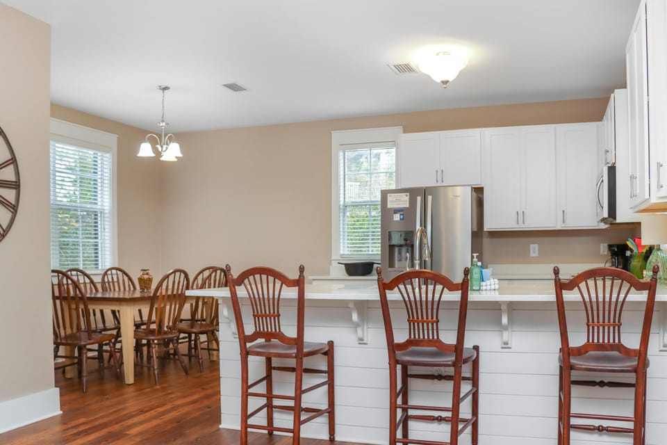House, Multiple Beds (Barefoot Cottage B37 - The B's Knees) | Dining