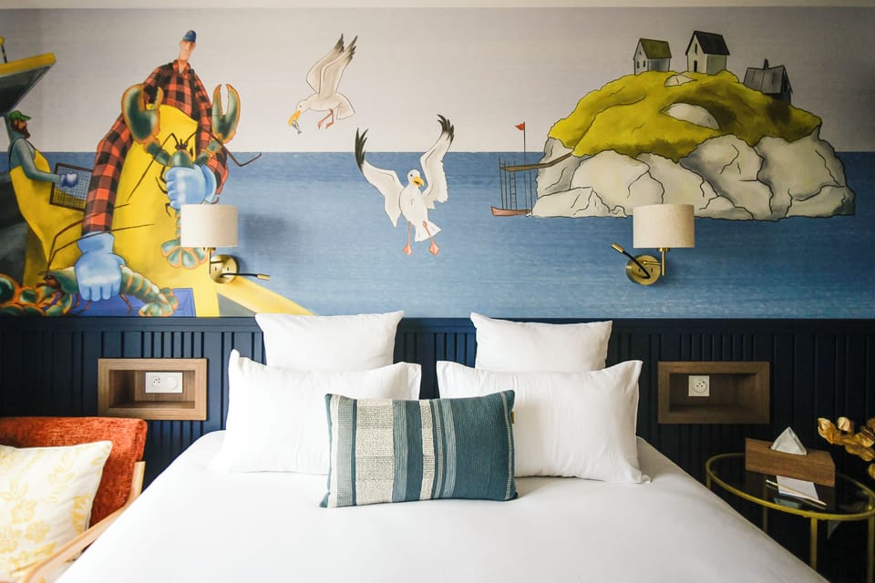 Deluxe Double Room | Minibar, in-room safe, blackout drapes, soundproofing