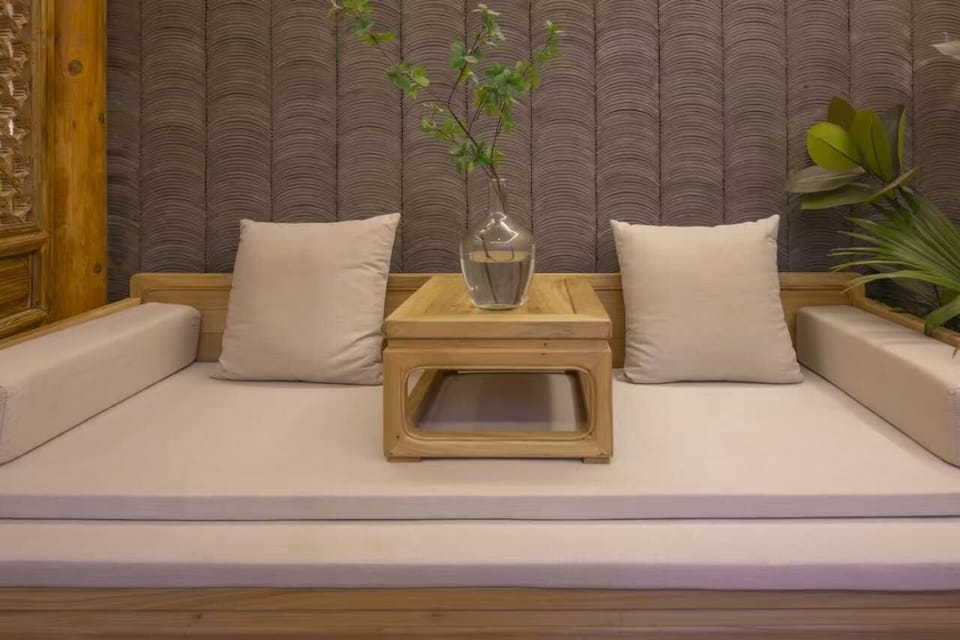 Family Twin Room | Desk, laptop workspace, WiFi (free), individually decorated