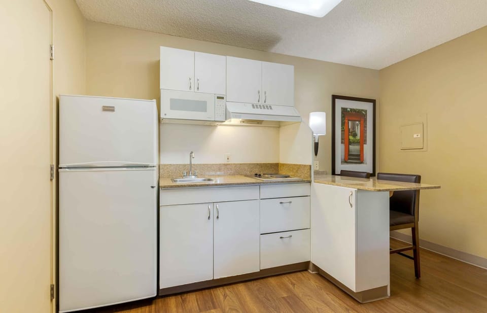 Studio, 2 Double Beds, Non Smoking | Private kitchen | Full-size fridge, microwave, stovetop, coffee/tea maker
