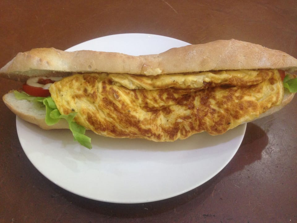 Free daily English breakfast