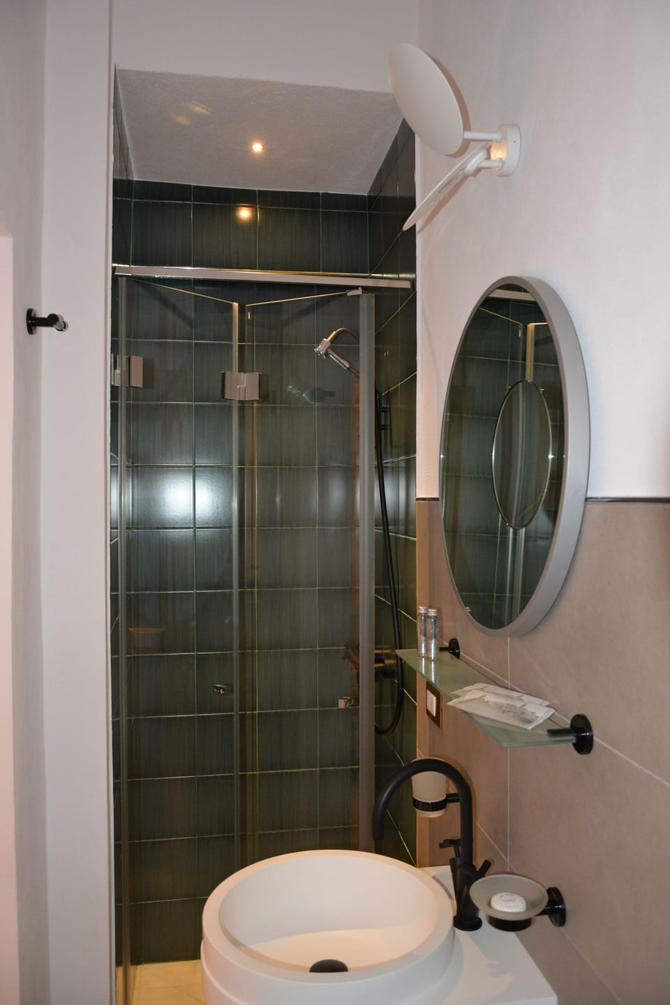 Basic Double Room | Bathroom | Slippers, bidet