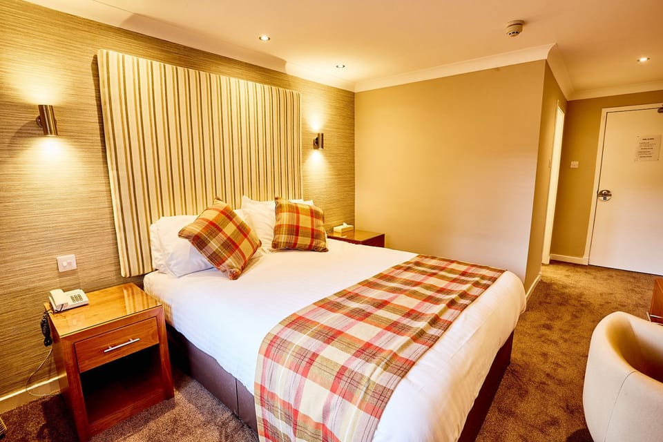 King Room (with Shower) | Desk, laptop workspace, free WiFi, bed sheets