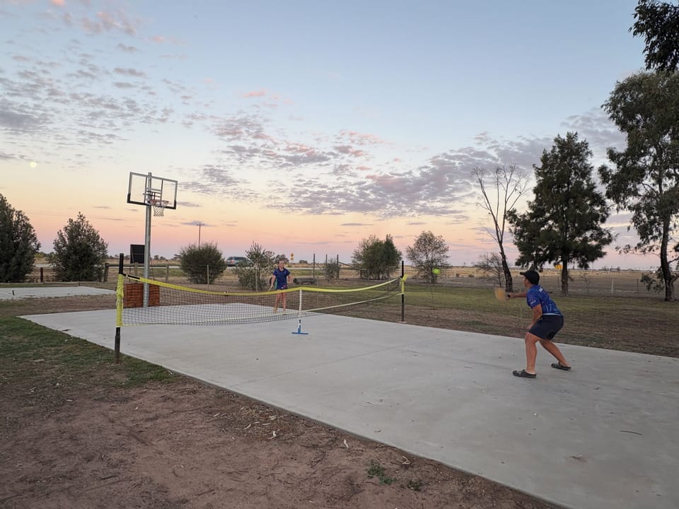 Kerang Holiday Park Campground/ 
RV Resort in Victoria